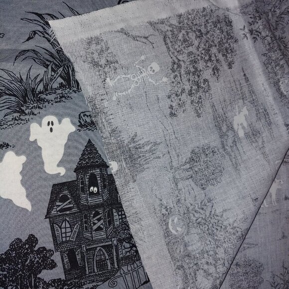 2.9yds Fabric Traditions Glow In The Dark Halloween Cotton Craft Fabric 44"w - Picture 3 of 5